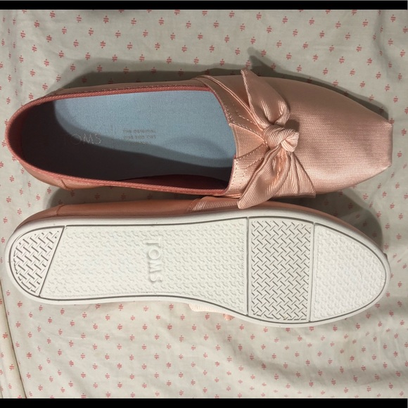 TOMS Blush Bow Shoes - Picture 4 of 5